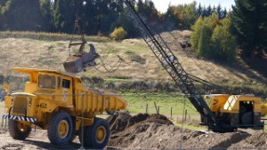 Ruston Bucyrus 30RB Dragline and Caterpillar 769B Dump Truck