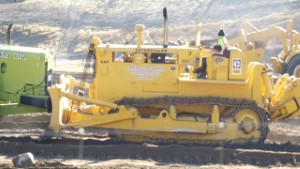 Caterpillar D8H Cable Bulldozer pushing a Euclid 16DTD Twin Motor Scraper | Otago | New Zealand | 4K