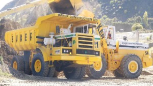 International Pay Loader 560 Loading a Pay Hauler 350B Dump Truck | Otago | New Zealand | 4K