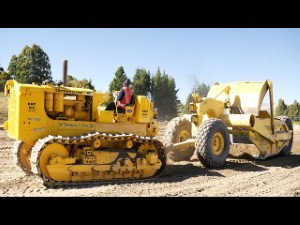 Caterpillar D9 Series D operating with a Towed Scraper | Otago | New Zealand | 4K