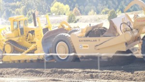 Old Caterpillar D10 Bulldozer pushing a CAT 660B Scraper | Otago | New Zealand | 4K