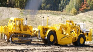 1974 International TD25 Bulldozer pushing a 433 Pay Scraper in Wanaka | Otago | New Zealand | 4K