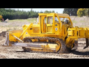 International TD25 Series C Bulldozer working