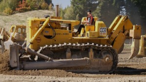 Caterpillar CAT D9G Bulldozer operating