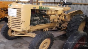 1949-55 Renault R3042 Tractor #151654 in Blenheim