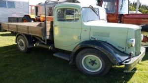 1950 Morris Commercial LC3 Truck at the Ellesmere A&P Show in Leeston