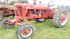 1957 McCormick International Farmall Super BM Tractor in Palmerston