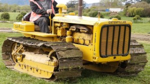 1938-57 Caterpillar D2 5U Crawler Tractor Running in Palmerston