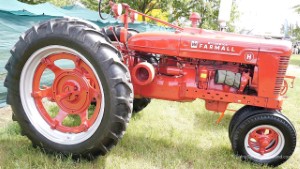 Vintage 1946 McCormick Farmall Model H Row Crop Tractor