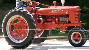 1939-53 McCormick Farmall Model H Tractor Running