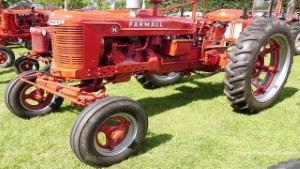 1945 McCormick Deering Farmall H Standard Tractor