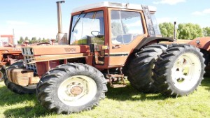 1981-85 International Harvester 785XL Tractor in Edendale