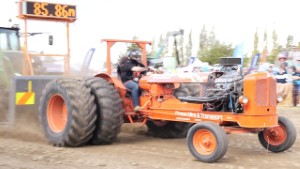 V8 Antique Tractor Pulling - The Nutty Nuffield PM4