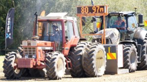 1984 International 956 XL Tractor Pulling