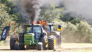 Tractor Pulling - John Deere 4440 at Southern Field Days in Waimumu