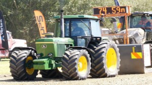 1985 John Deere 4240 Tractor Pulling