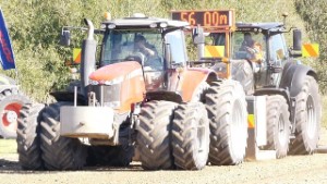 Tractor Pulling - 2015 Massey Ferguson 7624