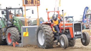 1975-83 Massey Ferguson 265 Tractor Pull
