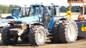 1996 New Holland 8560 Tractor Pulling