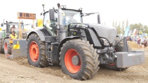 2019 Fendt 936 Vario Tractor Pulling at the 2024 Mayfield A&P Show
