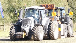 Tractor Pulling - 2021 Valtra T174 at the 2024 Southern Field Days