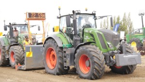 2021 Fendt 828 Vario Tractor Pulling at the 2024 Mayfield A&P Show