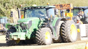 Tractor Pulling - 2018 John Deere 6175R in Waimumu