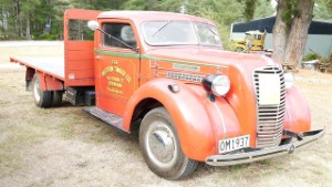 1937 Diamond T 304D Flatbed Truck