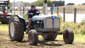 Old Fordson Major E1A Tractor Running