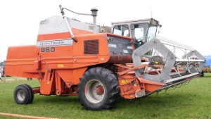 1983 Massey Ferguson 860 Combine Harvester