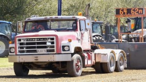 1983 International SF2670 S Line Truck Pulling