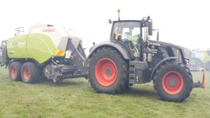 2022 Fendt 828 Vario Tractor with a Claas 5300RC Quadrant Baler