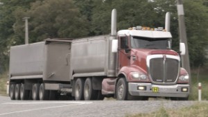 2009 Kenworth T404S Truck Hauling Coal on the West Coast