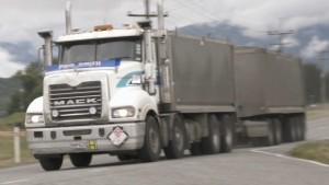 2014 Mack Trident CMHR Truck Hauling Coal