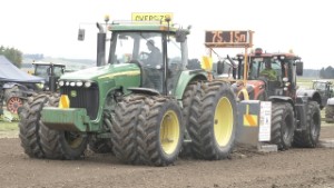 2003 John Deere 8520 Tractor Pulling at Edendale Crank Up